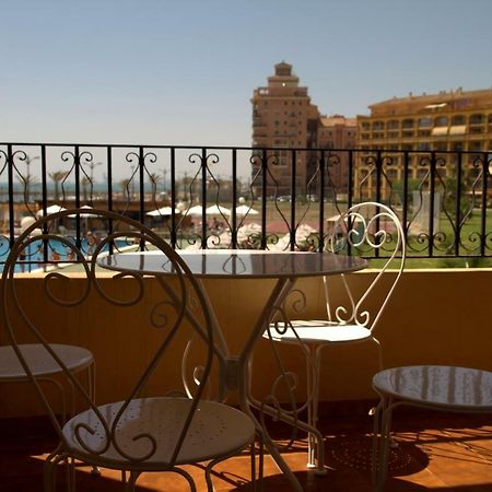 First Line Apartment Порт Саплая Екстериор снимка