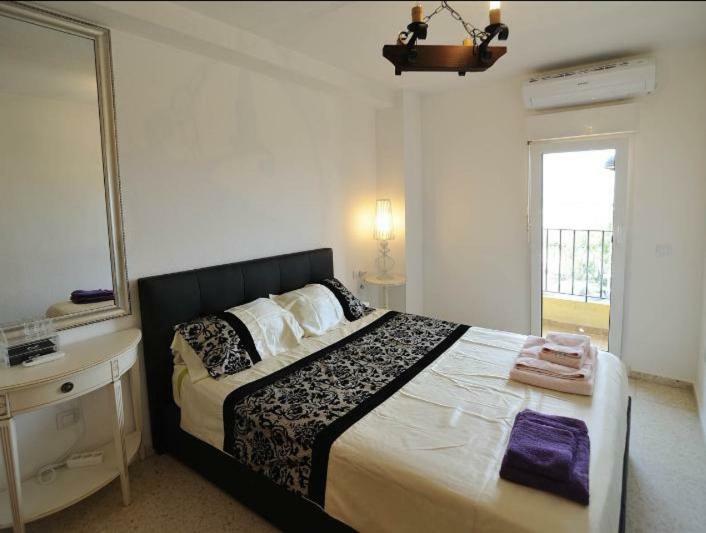 First Line Apartment Порт Саплая Екстериор снимка