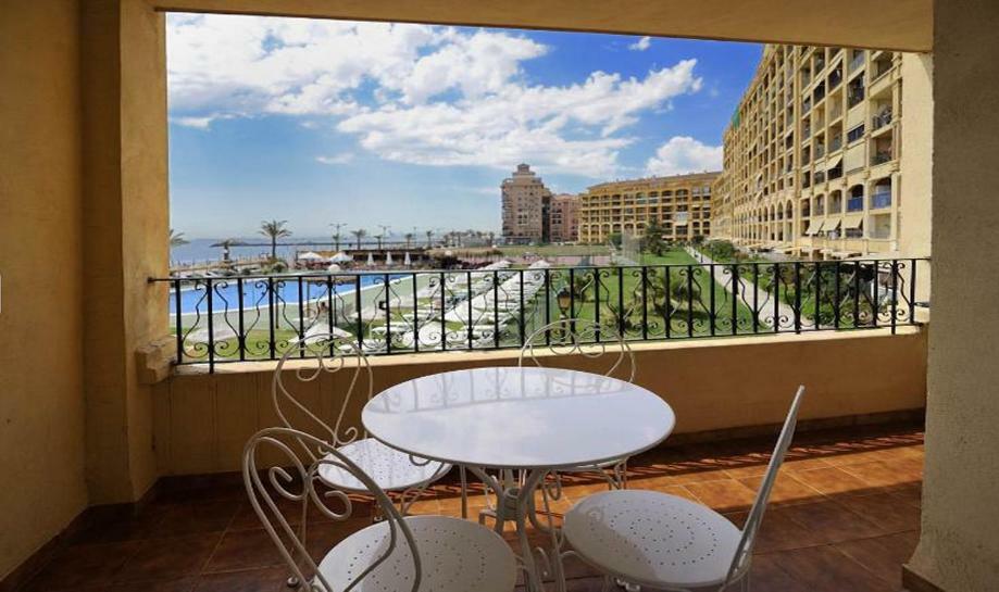 First Line Apartment Порт Саплая Екстериор снимка