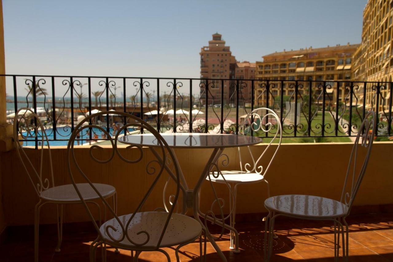 First Line Apartment Порт Саплая Екстериор снимка